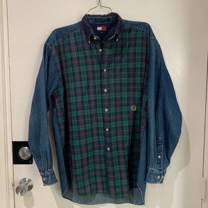 Vintage 90s Tommy Hilfiger Shirt
sz Medium oversized fit (fits like Large)